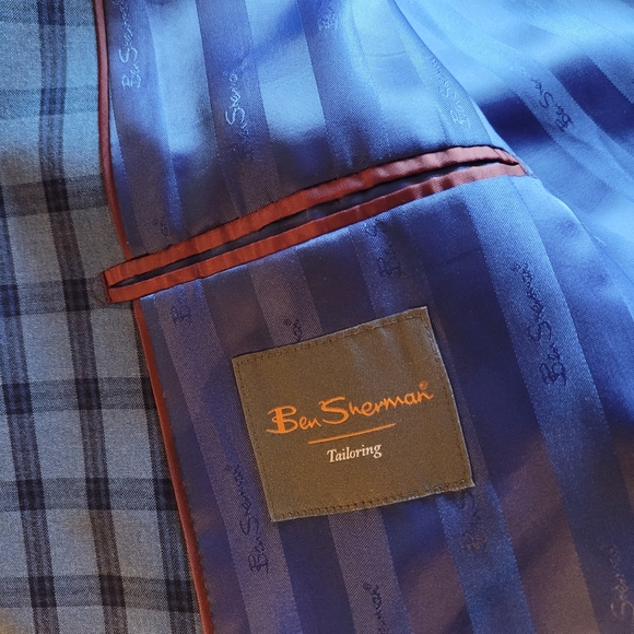 Blazer - Picture 4 of 4